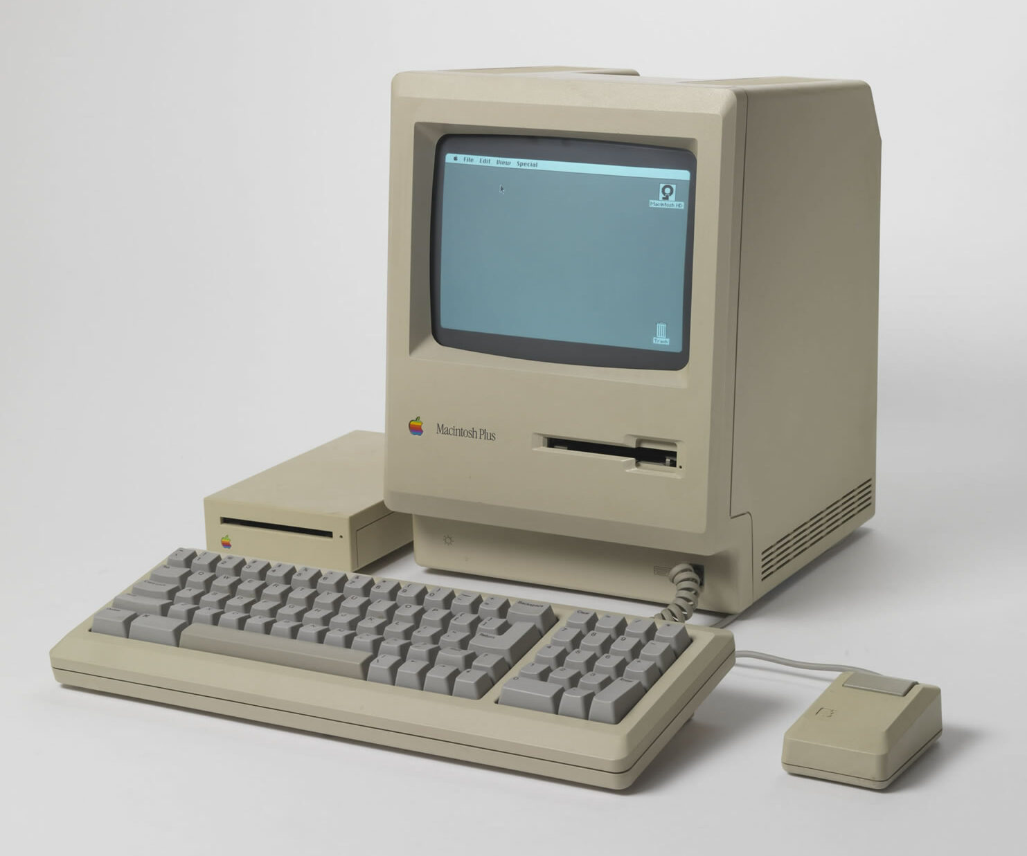 Macintosh Plus Macintosh Plus with mouse, keyboard, and disk drive